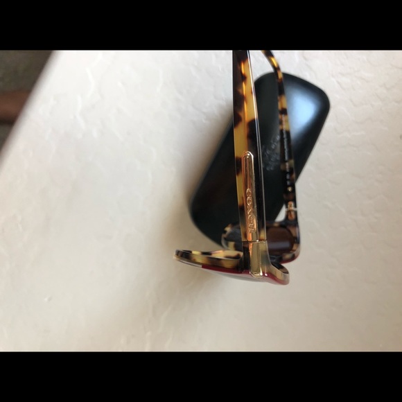 Two tone Coach Sunglasses - Picture 7 of 7
